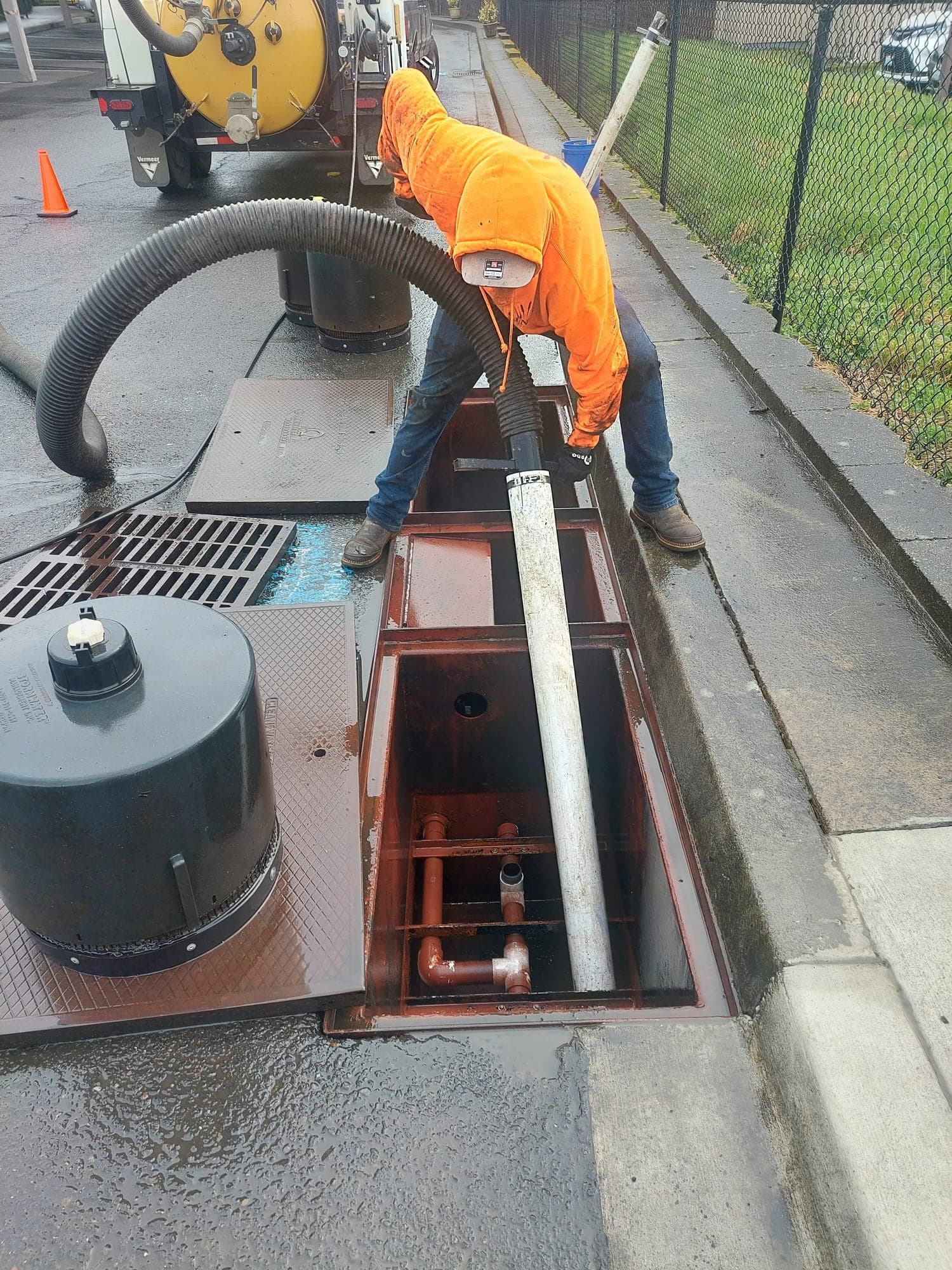 Filter cartridge installation